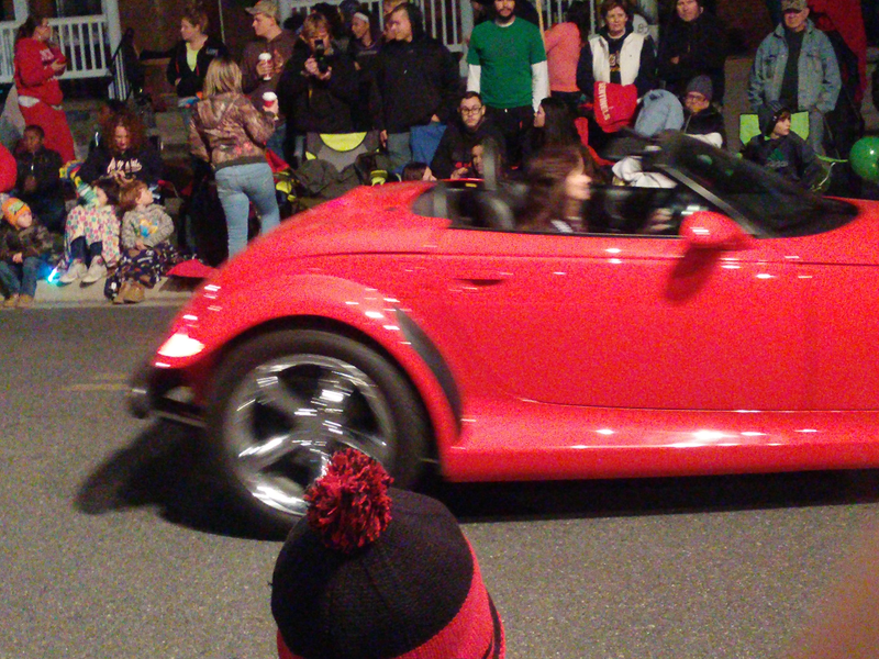 Illustration for article titled Halloween Parade Car Show Photodump